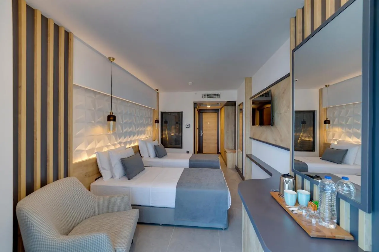 Signature Blue Resort Кушадасы 5*,